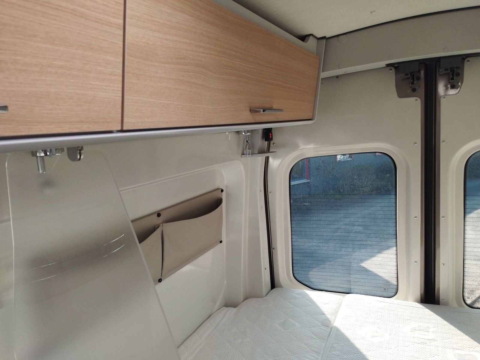 Fahrzeugabbildung Karmann Dexter 560 4x4 Allrad, 170 PS