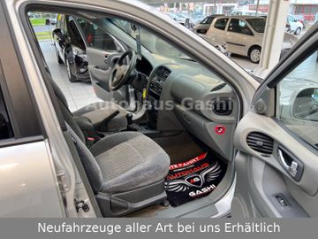Fahrzeugabbildung Hyundai Santa Fe 2.4*2.Hand*4x4*AHK*Klima*Offroad*TÜV