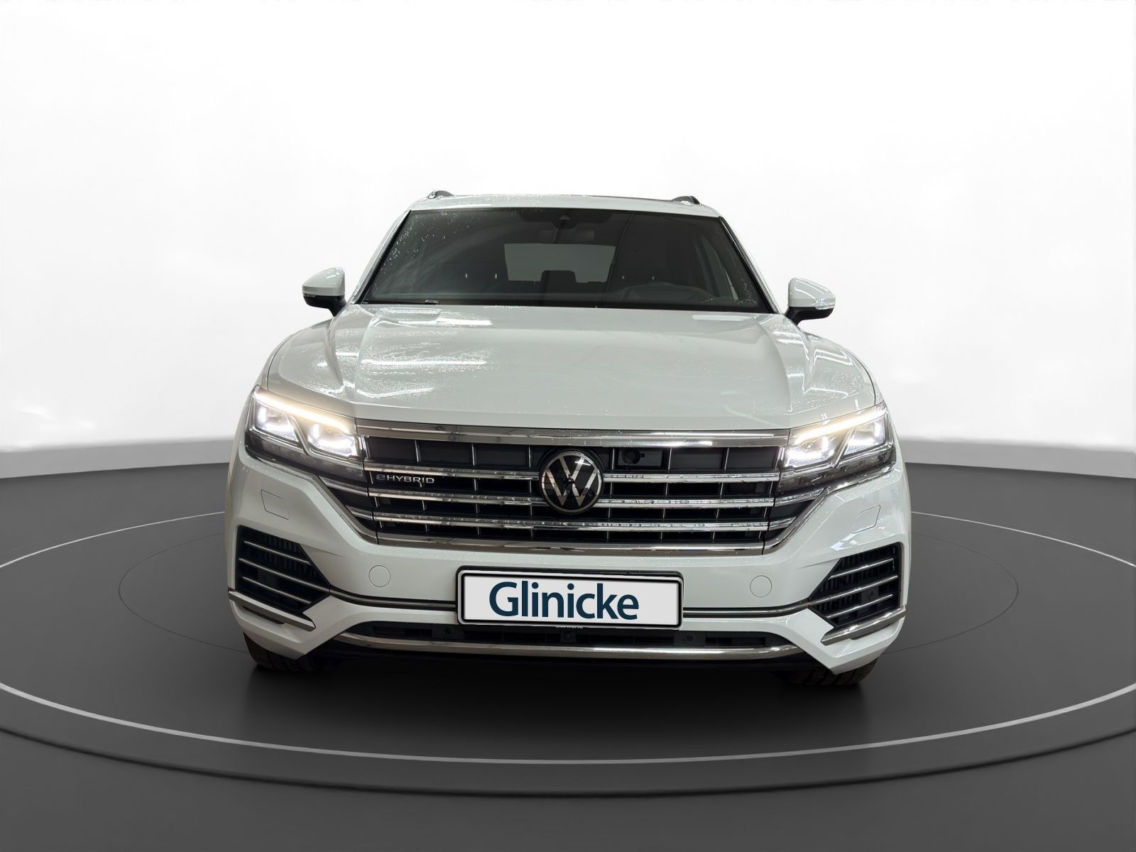 Volkswagen Touareg 3.0 eHybrid AHK Pano Matrix LM 21 360° foto 3