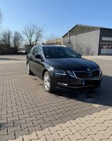 Skoda Octavia 2.0 TDI SCR DSG Premium Edition Comb... - Skoda Octavia: Premium Edition