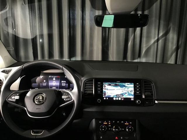 Fahrzeugabbildung Skoda Karoq Selection 1.5 TSI/DSG/ACC/SHZ/SmartLink