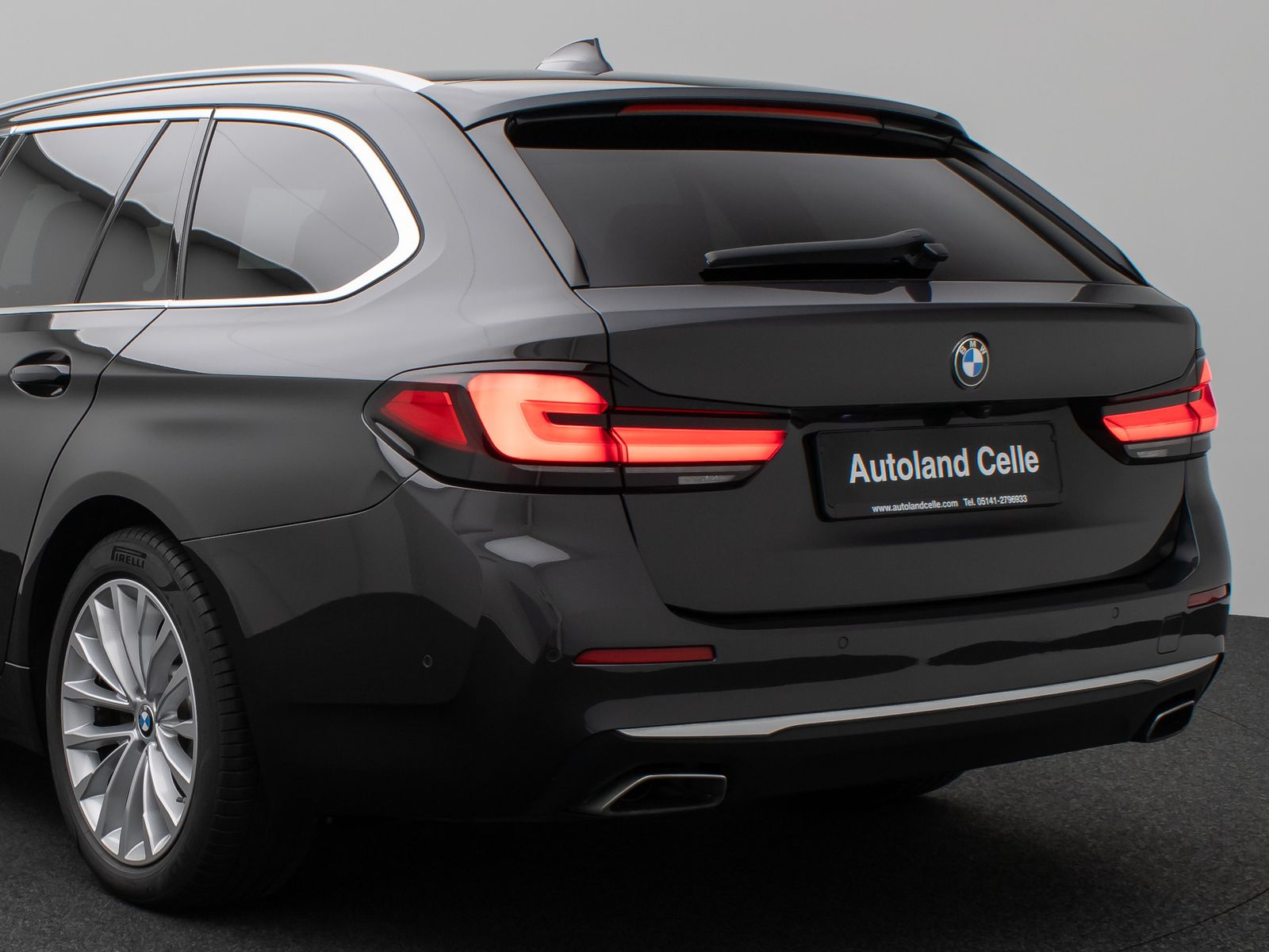 Fahrzeugabbildung BMW 540d xD LuxuryLine Panorama Laser Kamera HUD H/K