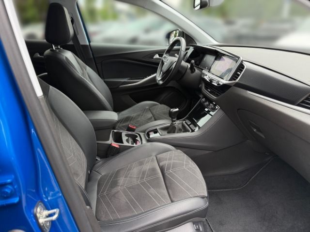 Fahrzeugabbildung Opel Grandland GS Line 1.2 Turbo Navi Leder Soundsyst