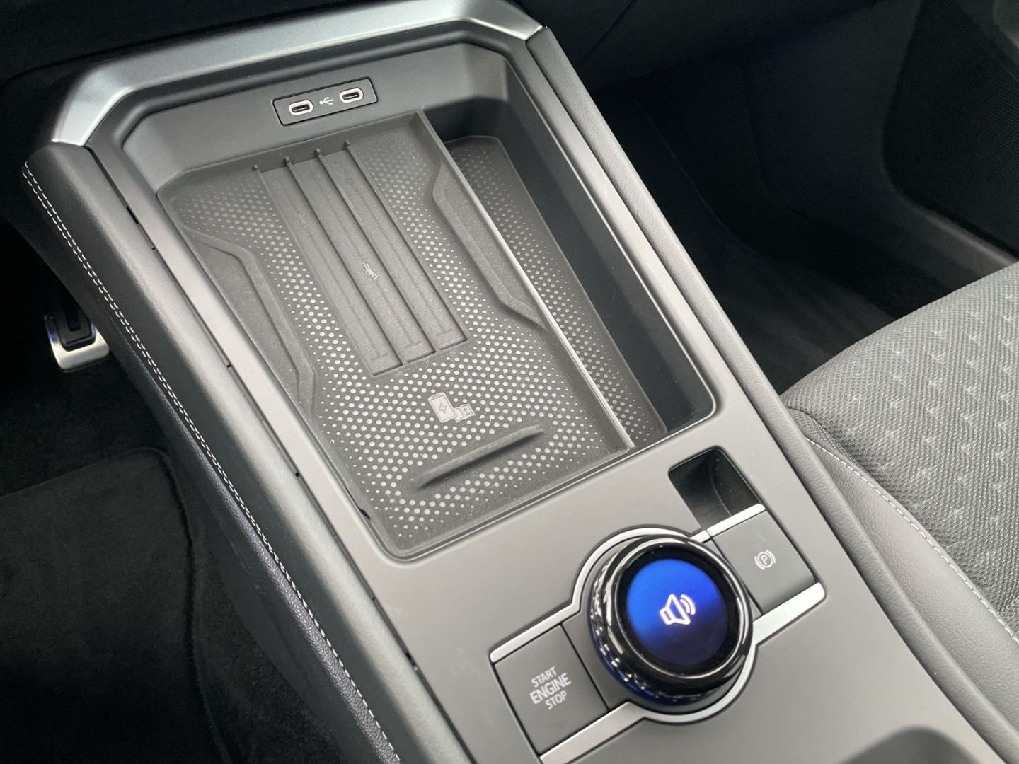 T-Roc R-Line 1.5eTSI DSG HUD/360°Kamera/Navi/ACC