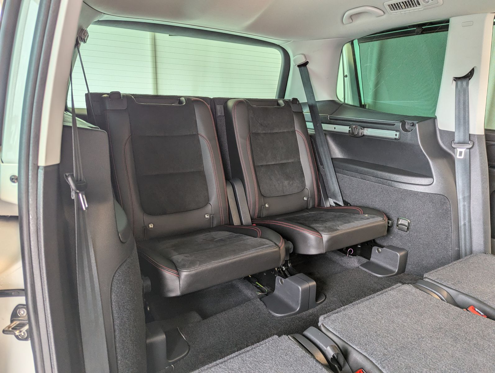Fahrzeugabbildung SEAT Alhambra 1.4 TSI FR 7-Sitze ACC Bi-Xen Cam AHK
