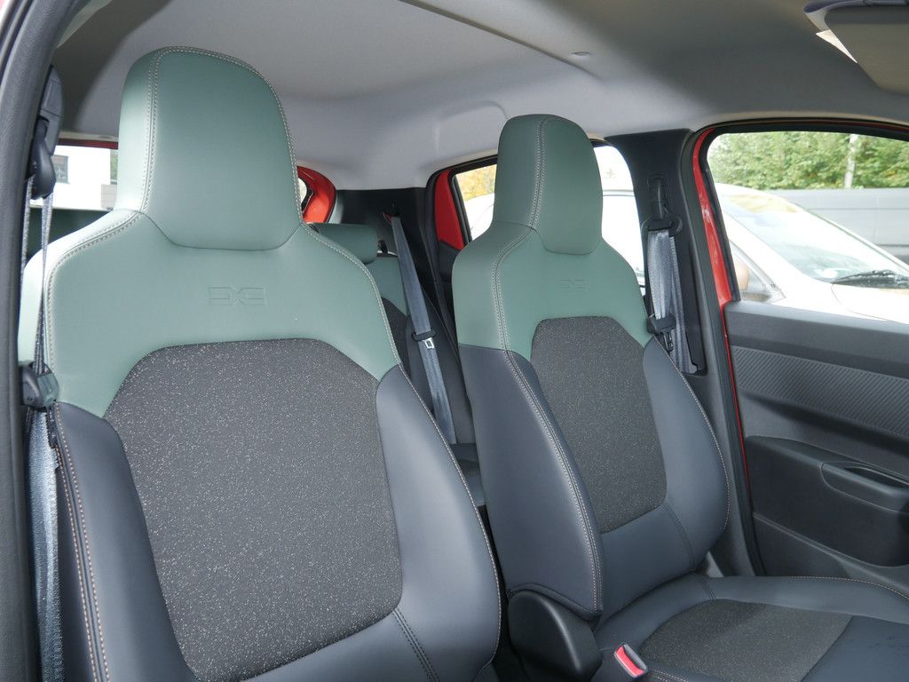 Fahrzeugabbildung Dacia Spring Extreme Electric 65 CCS-Schnellladung