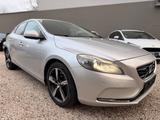 Volvo V40 Momentum/AUT./SHZ/PDC/XENON/ZR-SERVICE NEU* - Volvo V40 mit Diesel-Antrieb: Limousine