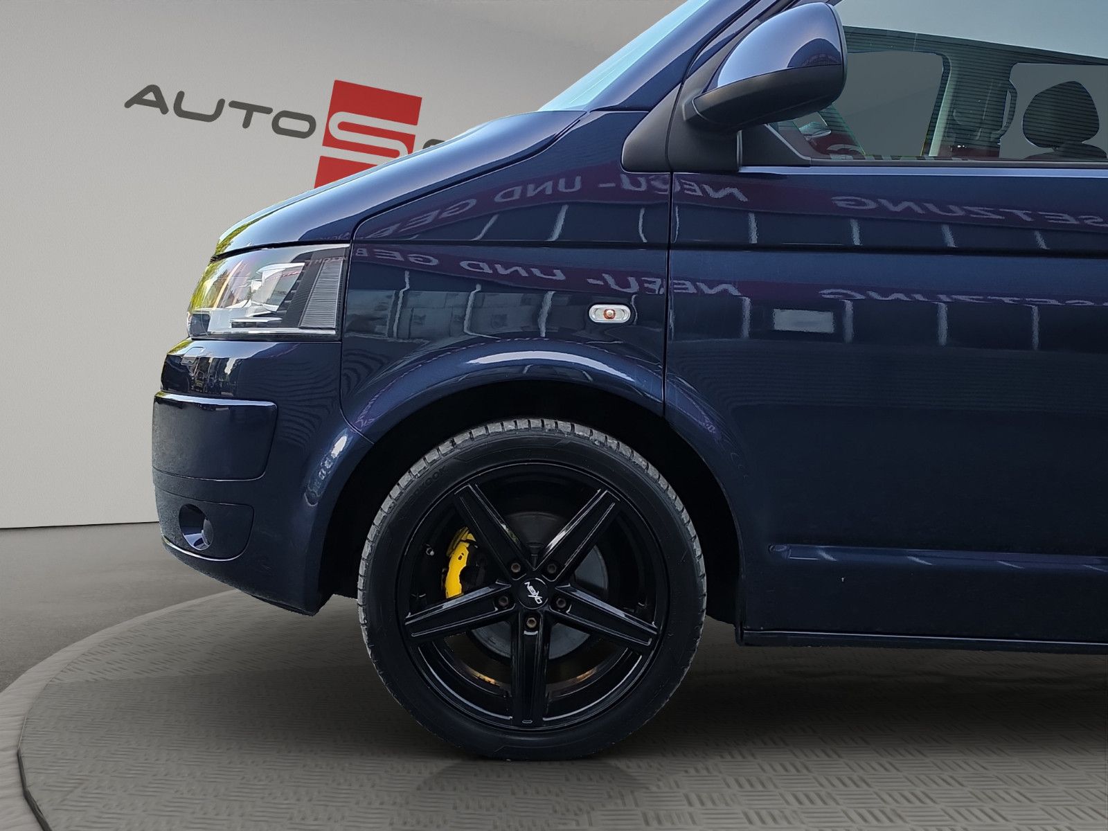 Fahrzeugabbildung Volkswagen T5 Transporter Bus Caravelle Trendline Aus 1Hand