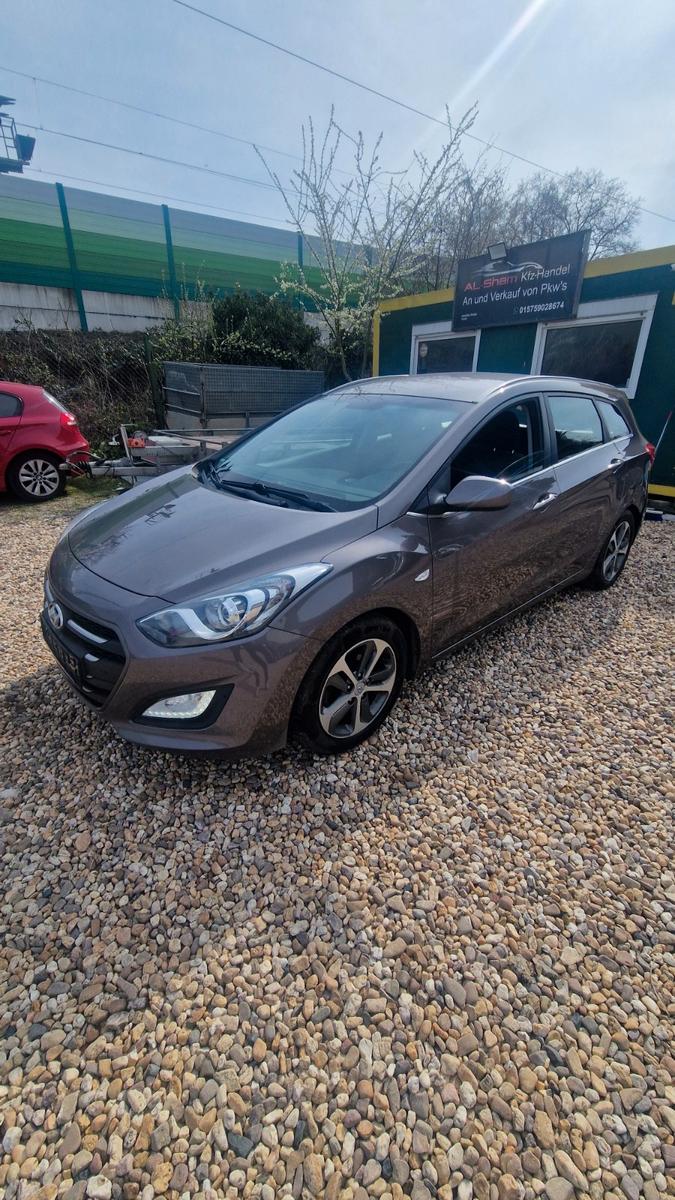 Hyundai i30 cw blue Trend