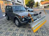 Lada Taiga Basis 4x4 1.HAND SCHIEBESCHILD WINTERDIENS - Lada Taiga mit Benzin-Antrieb: Allradantrieb