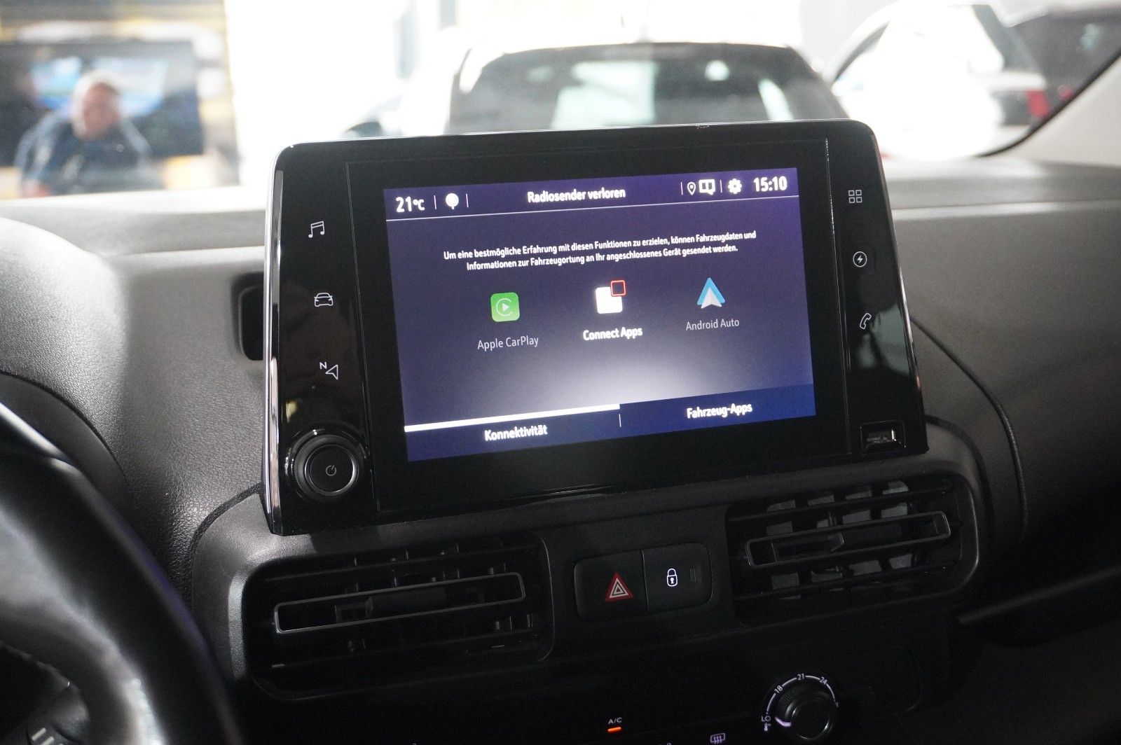 Fahrzeugabbildung Opel Combo-e LIFE ELEGANCE 11KW NAVI/KAMERA/VIRT./DAB