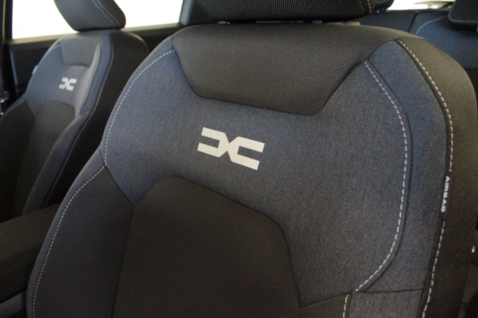Fahrzeugabbildung Dacia Bigster hybrid 155 Expression*Winter-Plus-Paket*