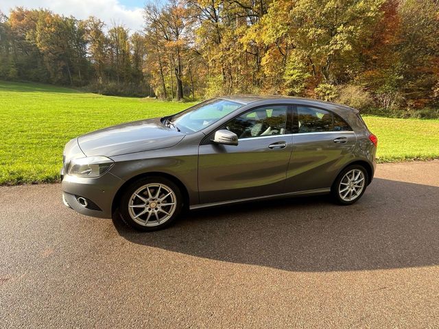 Mercedes-Benz Top gepflegter Mercedes A180 E Urban Sport...