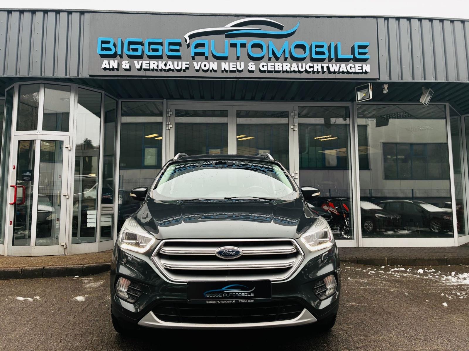 Ford Kuga 2,0 TDCi Titanium 4x4 Pano/Auto./R.Kamera
