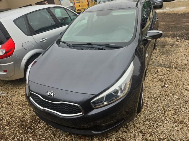 Kia cee'd / Ceed 1.4 CVVT Dream-Team