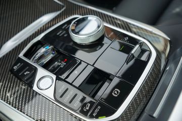 Fahrzeugabbildung BMW X7 M60 i Pano Sky*B&W*Soft Close*Executive Drive