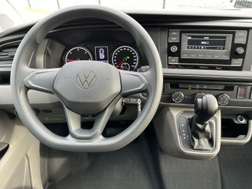 Fahrzeugabbildung Volkswagen T6.1 Kombi LR  DSG Klima AHK PDC 9 Sitze