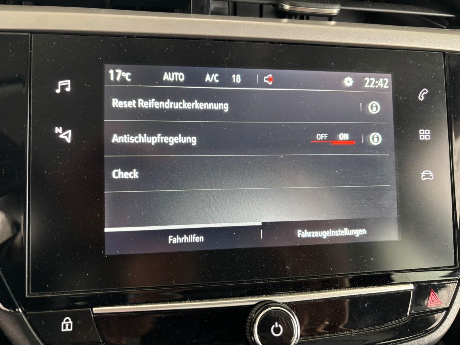 Fahrzeugabbildung Opel Corsa-e F EDITION 7,4KW SHZ/PDC/NAVI/TEMPOMAT/50