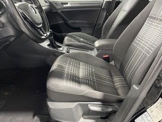 Fahrzeugabbildung Volkswagen Golf Lounge 2.0 TDI*ACC*Navi*PDC*SHZ*