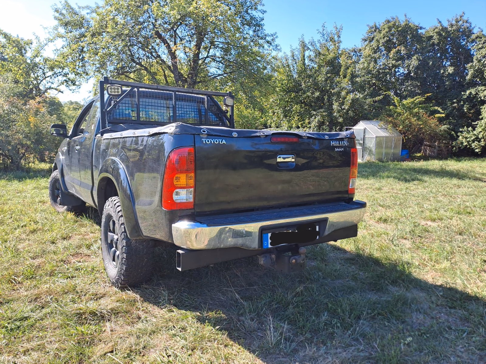 Toyota Hilux 2006 — interior