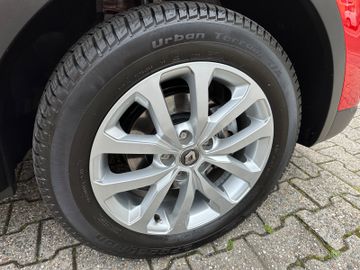 Fahrzeugabbildung Renault Kadjar Limited NAVI KAMERA TEMPOMAT TEILLEDER