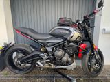 Triumph Trident 660 mit viel Zubehör nur 2509 KM