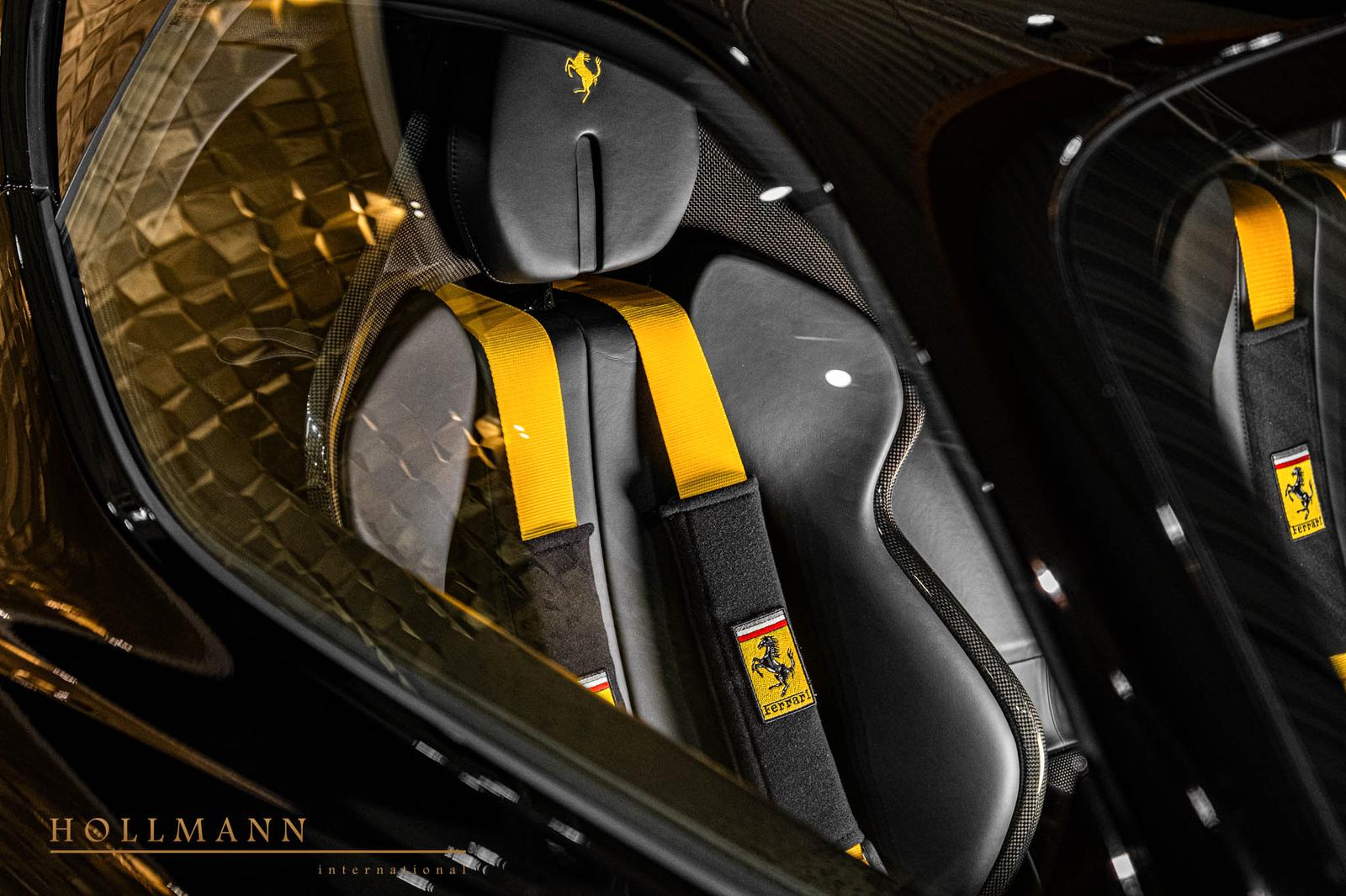Ferrari SF90 Stradale + CARBON RACING SEATS + FIORANO