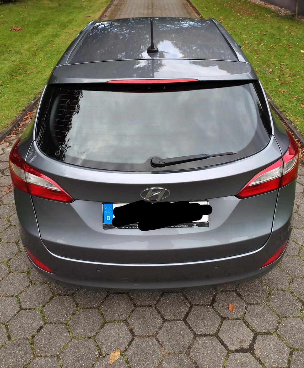 Hyundai i30 2014 — вигляд ззаду