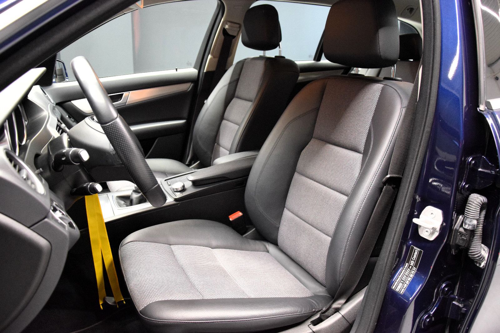 Fahrzeugabbildung Mercedes-Benz C 180 T CGI BlueEfficiency Avantgarde 2.Hand