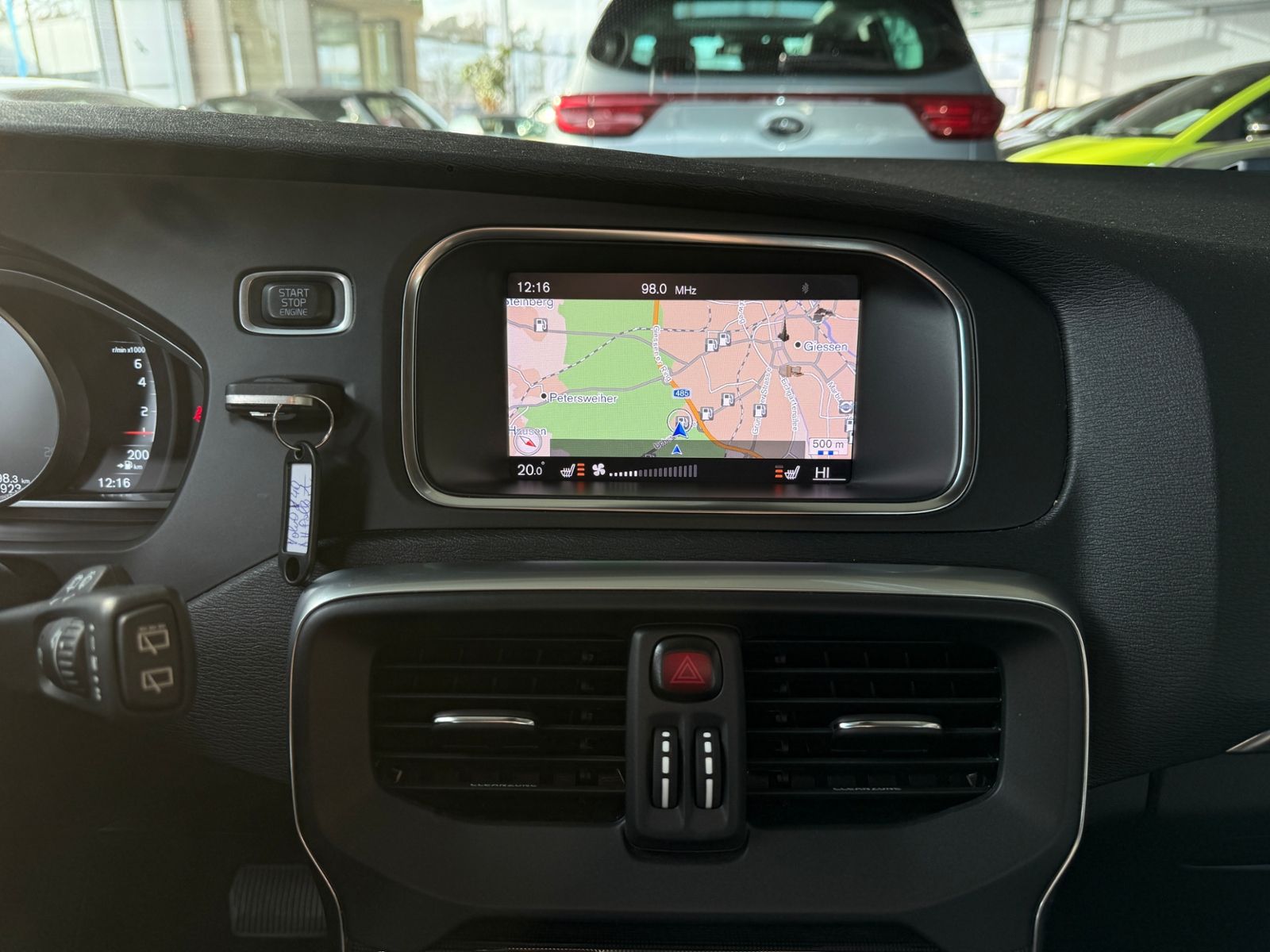 Fahrzeugabbildung Volvo V40 T3 Momentum RFK LED NAVI