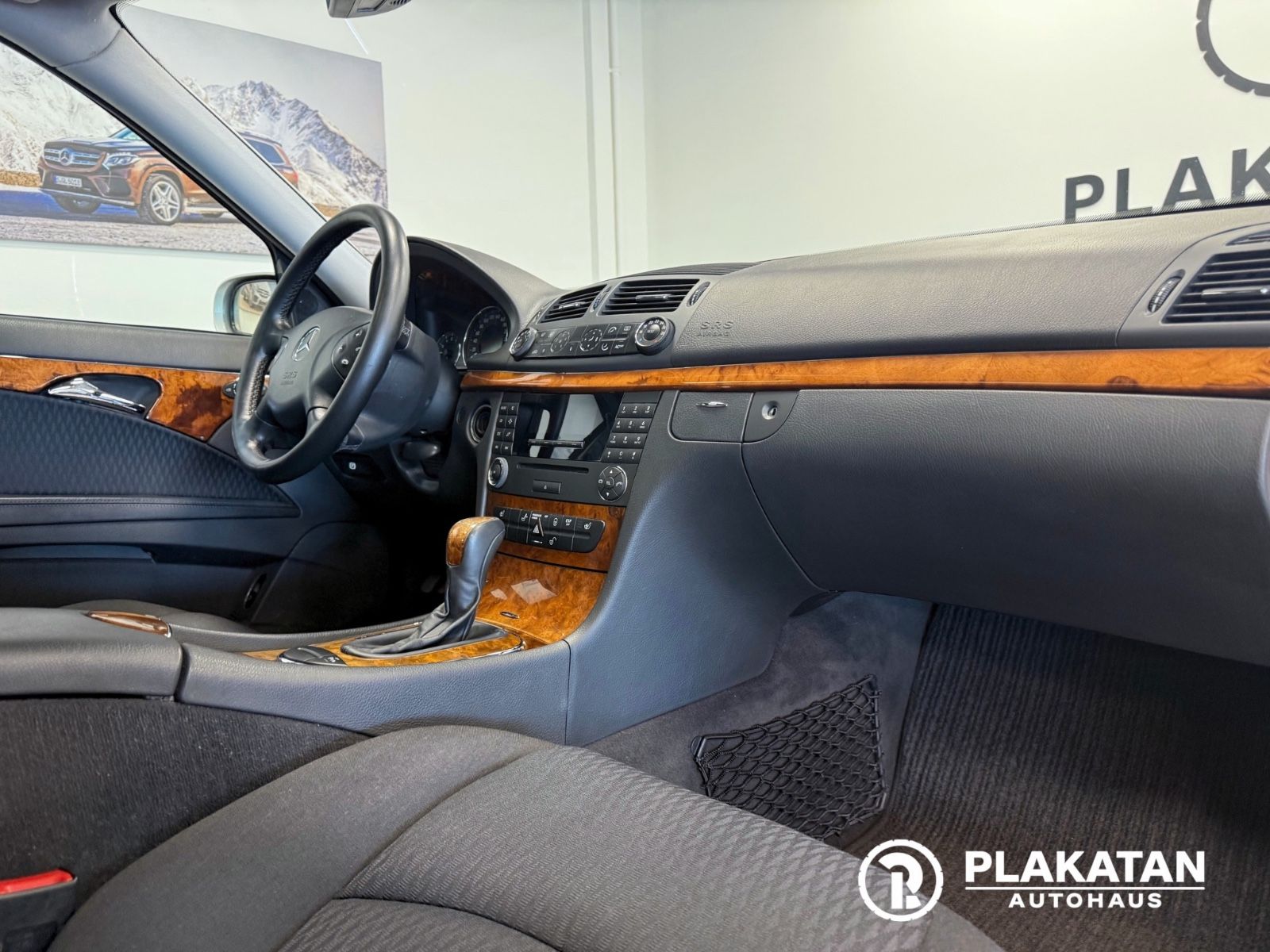 Fahrzeugabbildung Mercedes-Benz E 240 ELEGANCE, TÜV Neu, 2 Hand