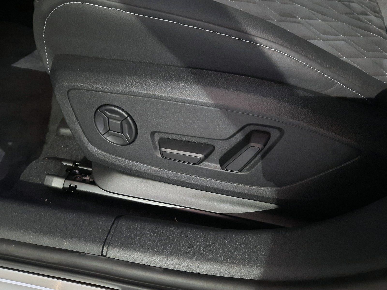 Fahrzeugabbildung Audi A3 Sportback S-Line TFSI S-tronic *AHK*Panodach*