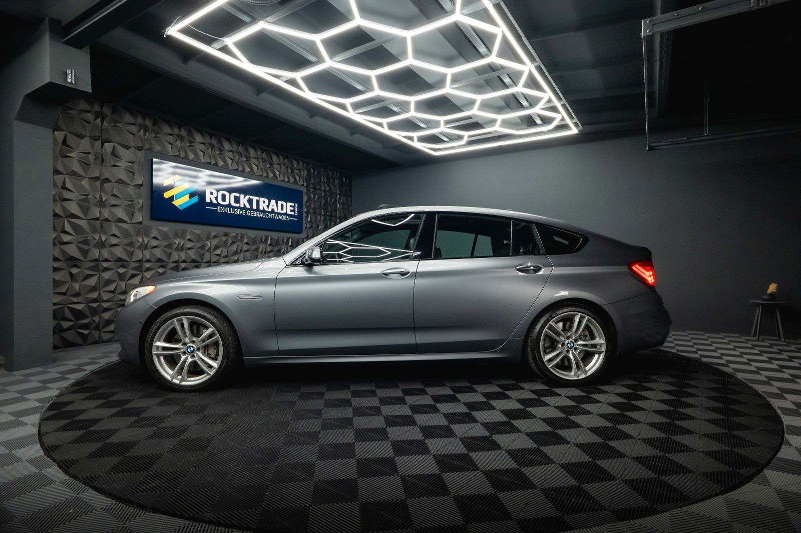 Fahrzeugabbildung BMW 550i xDrive Gran Turismo M-Sport *Pano*ACC*HU*