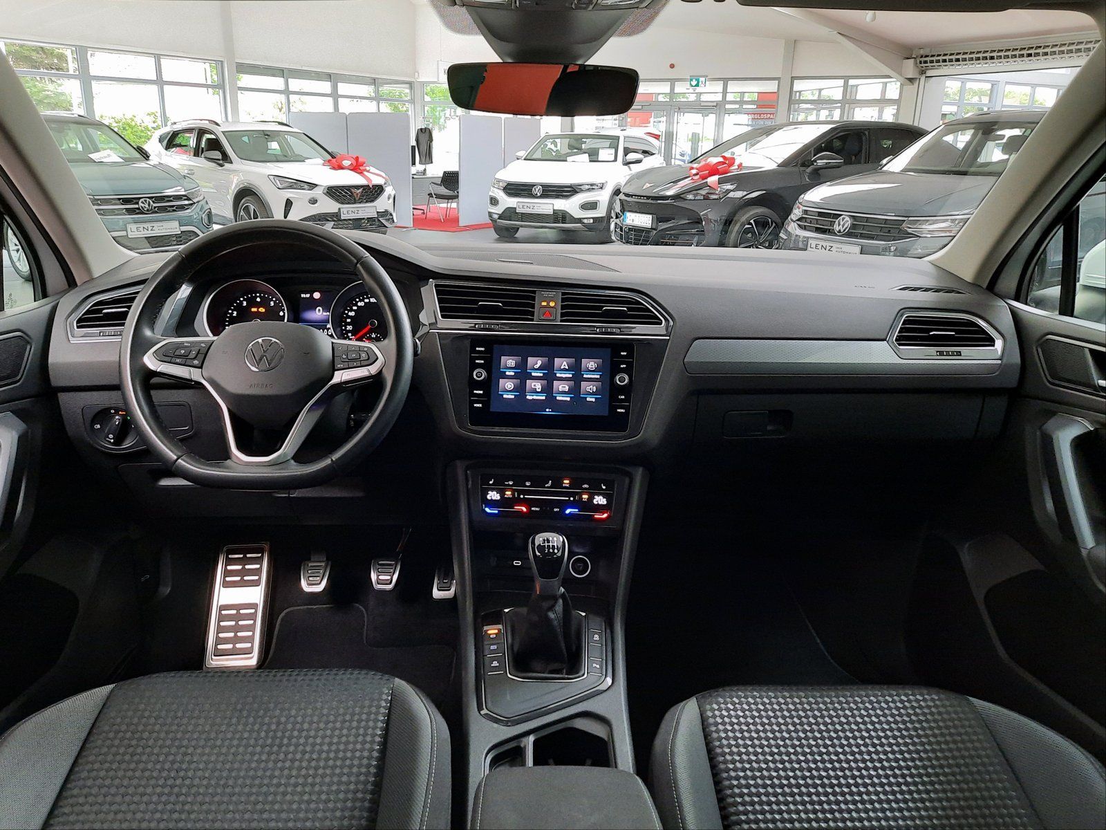 Fahrzeugabbildung Volkswagen Tiguan Active TSI *Navi*ACC*LED*PDC*Sitzhzg*Cam*
