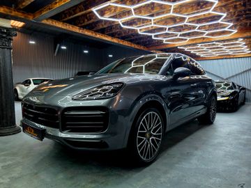 Porsche Cayenne - 1