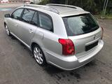 Toyota Avensis Benziner - Toyota Avensis aus 2004: Kombi