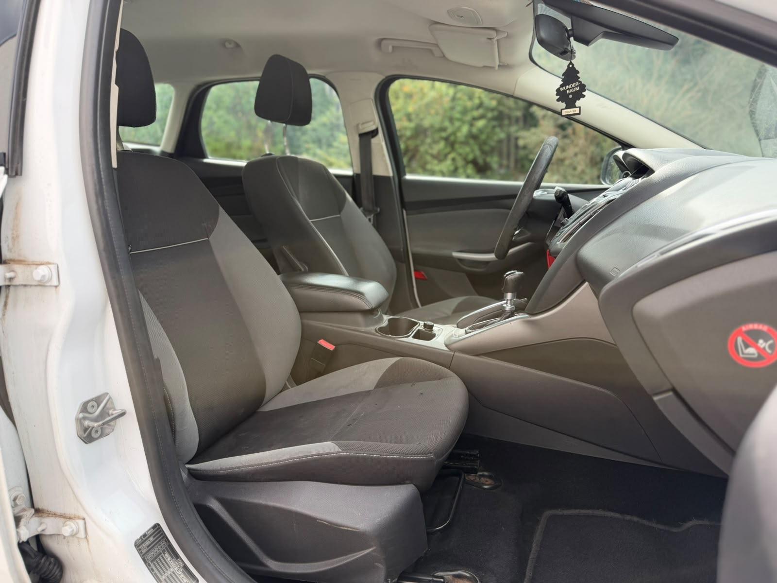 Ford Focus 2013 — photo 17