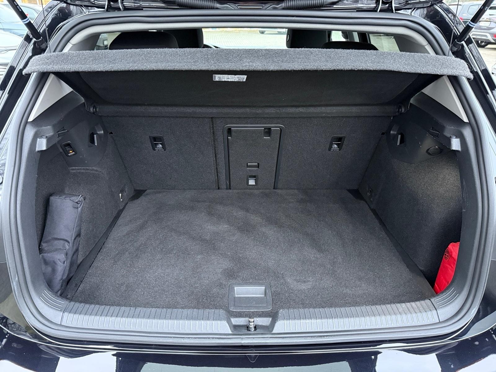 Volkswagen Golf VIII 1.5 TSI ACTIVE +LED +AHK +RKAM +ACC +N, миниатюра 16