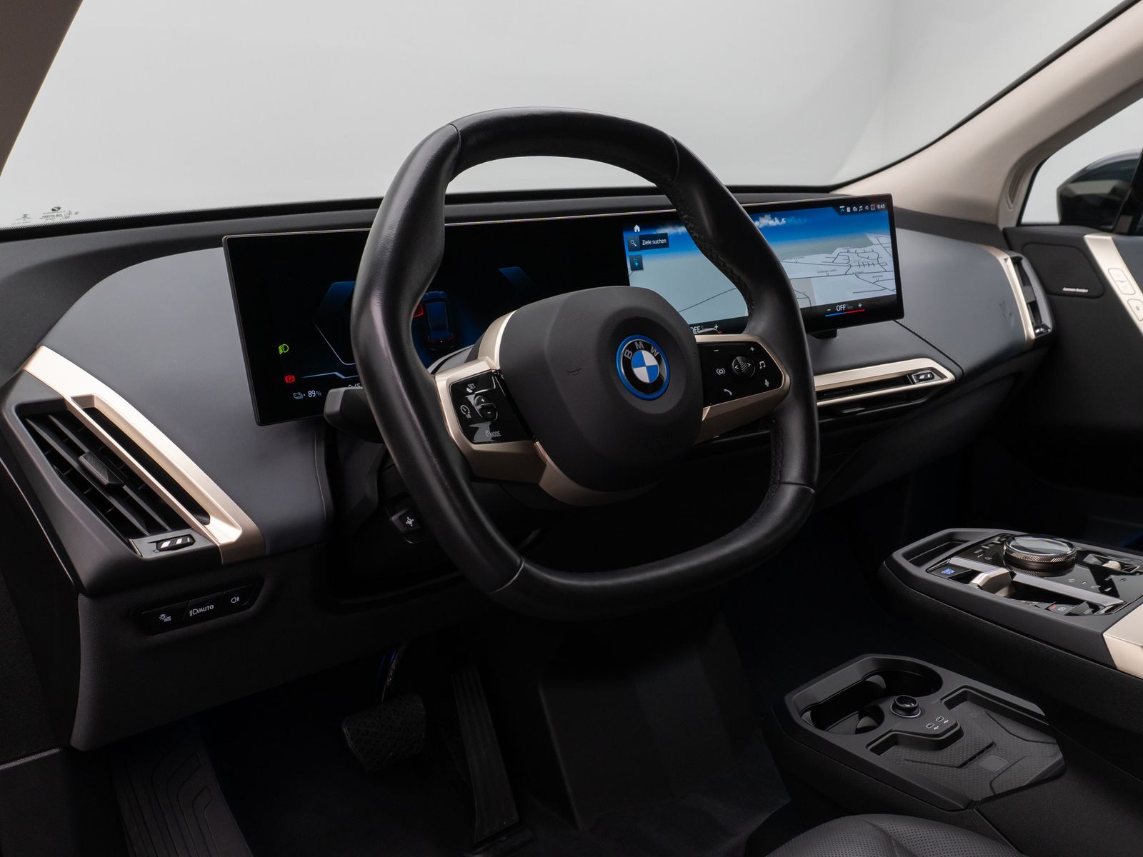 Fahrzeugabbildung BMW iX xD40 Kamera DAB H/K ACC Komfort Sport 22Zoll