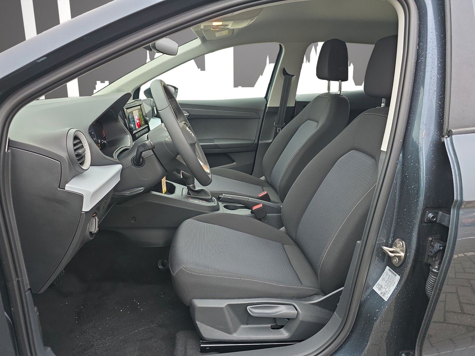 Fahrzeugabbildung SEAT Ibiza 1.0 TSI DSG LED/SHZ/RFK/PDC/APP