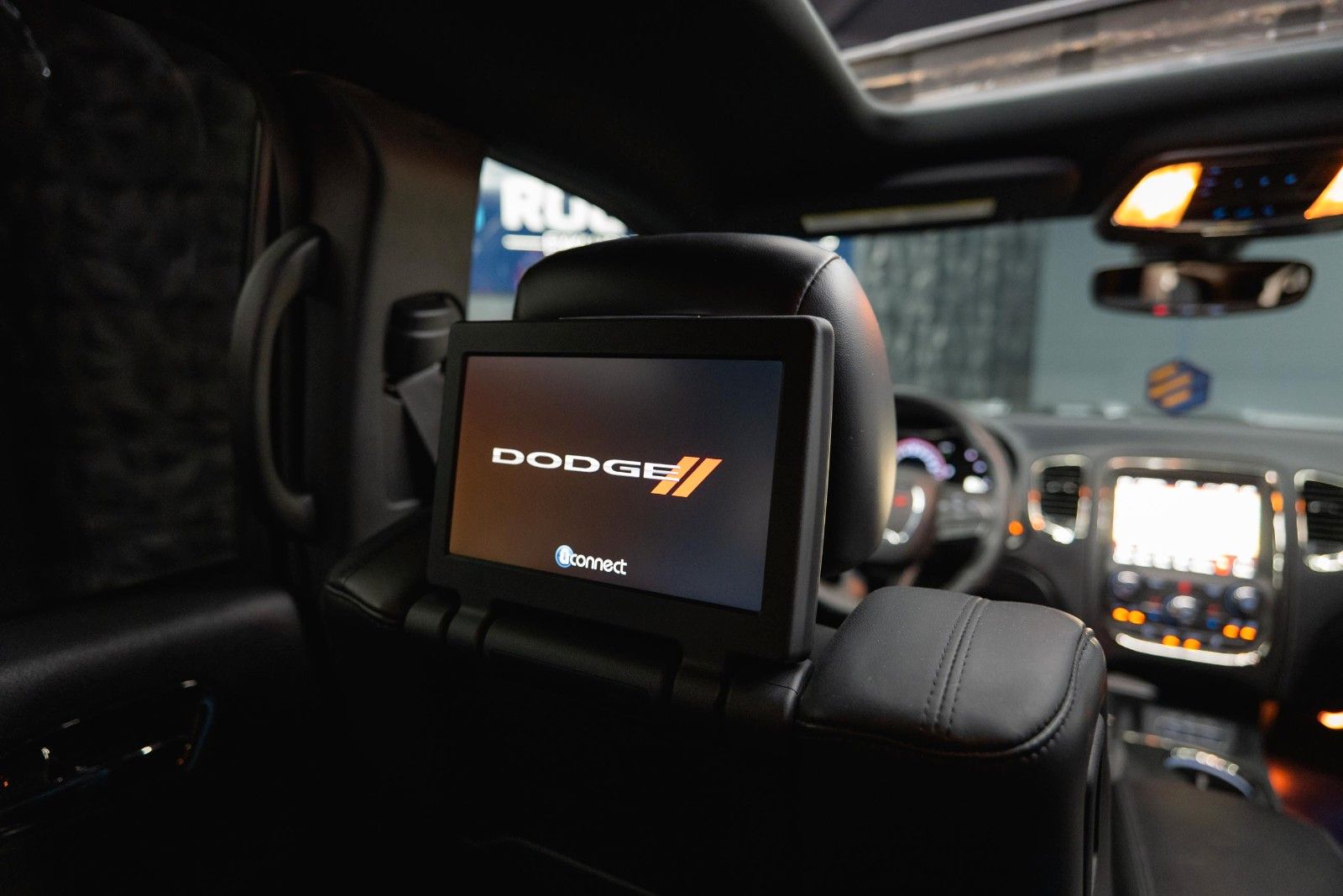 Fahrzeugabbildung Dodge Durango 5.7 V8 R/T 4x4 Night-Paket *7 Sitze*19%*