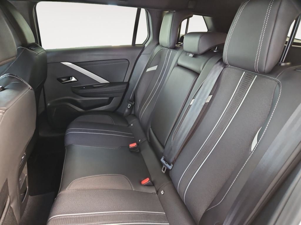 Fahrzeugabbildung Opel Astra Sports Tourer 1.2 Turbo Automatik GS