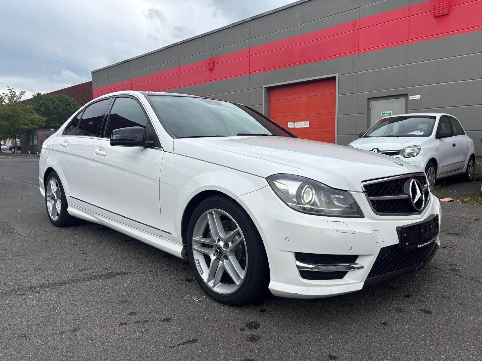 Fahrzeugabbildung Mercedes-Benz C 350 CDI Limo Aut. AMG Line-NAV-XENON-PANORAMA-