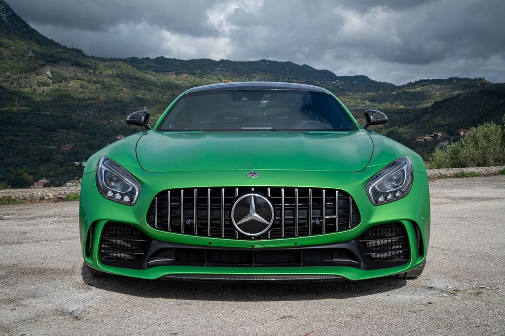 Mercedes-Benz AMG GT R