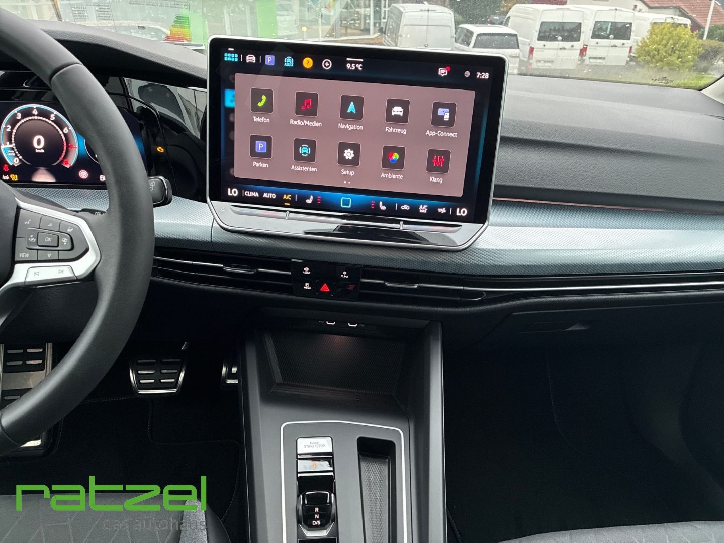 Fahrzeugabbildung Volkswagen Golf GOAL 1.5 eTSI DSG Allwetter+PDC+SHZ+LED