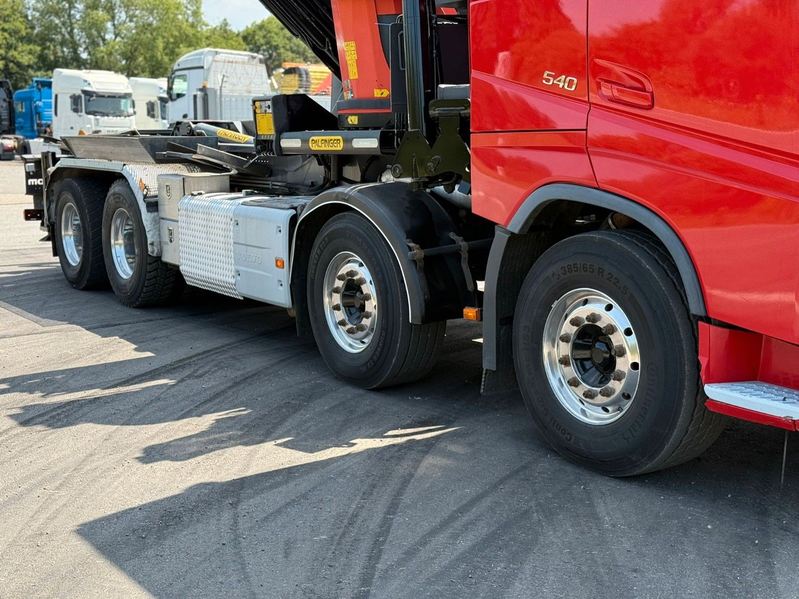 Fahrzeugabbildung Volvo FH 540 8x4 mit Palfinger Kran PK 78002F + Haken