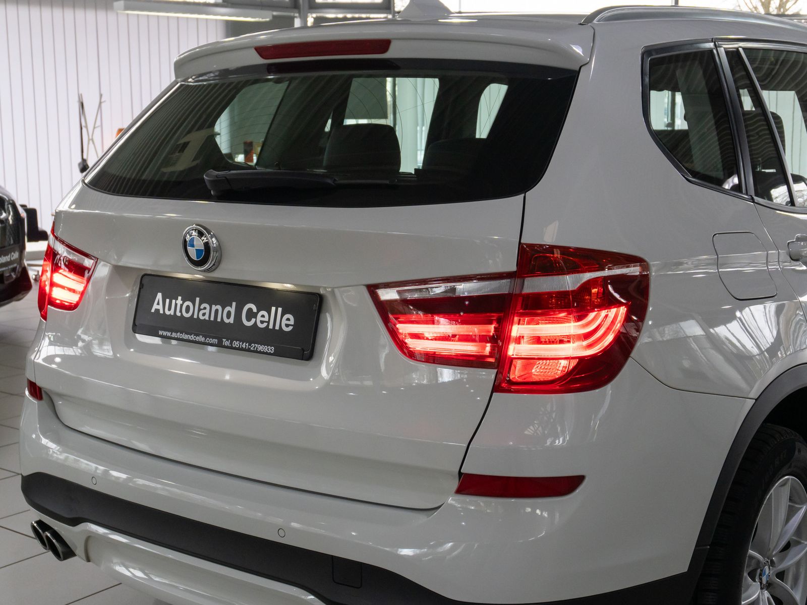 Fahrzeugabbildung BMW X3 xD30d Panorama HUD HiFi Xenon PDC Sport Leder
