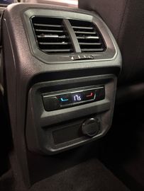 Volkswagen Tiguan - 12