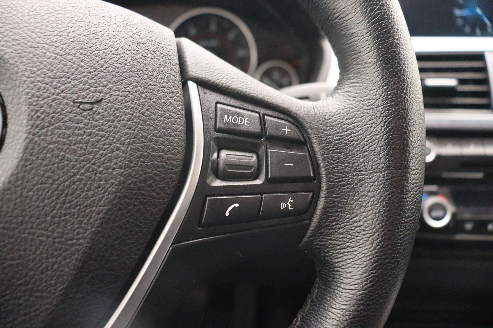 Fahrzeugabbildung BMW 320d Sport-Line