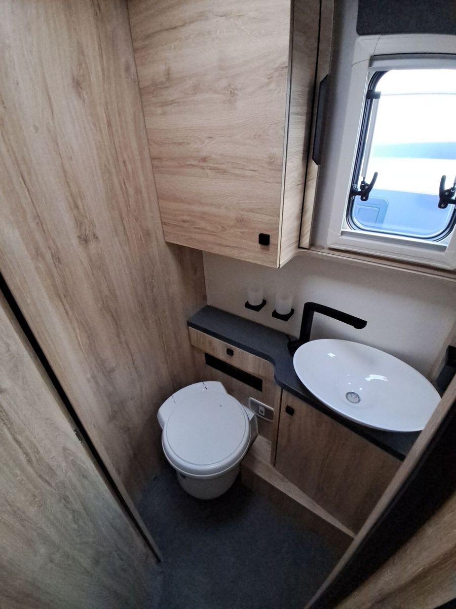 Fahrzeugabbildung Eura Mobil Integra Line IL 720 EB Mondial-Plus-Paket